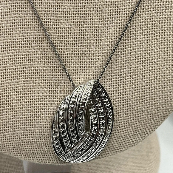 Vintage Technibond Platinum Over Sterling Silver Pendant Necklace - 18" - Picture 8 of 16